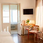 Easy By La Perla Hotel