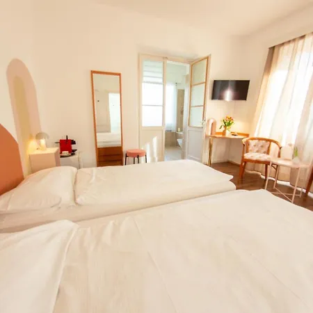 Easy By La Perla Otel 3*