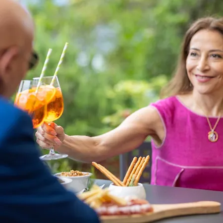 Easy By La Perla Hotel