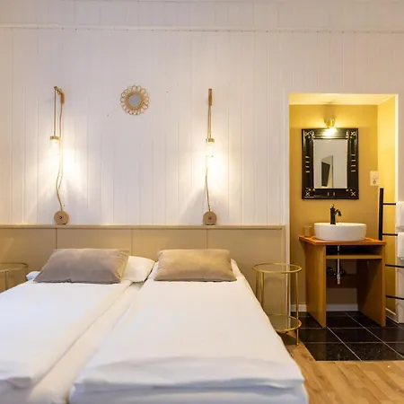 Easy By La Perla Hotel 3*