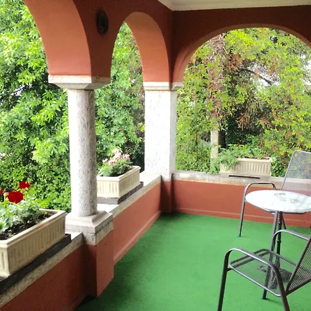 Easy By La Perla Hotel 3*