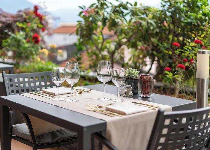 Easy By La Perla Hotel